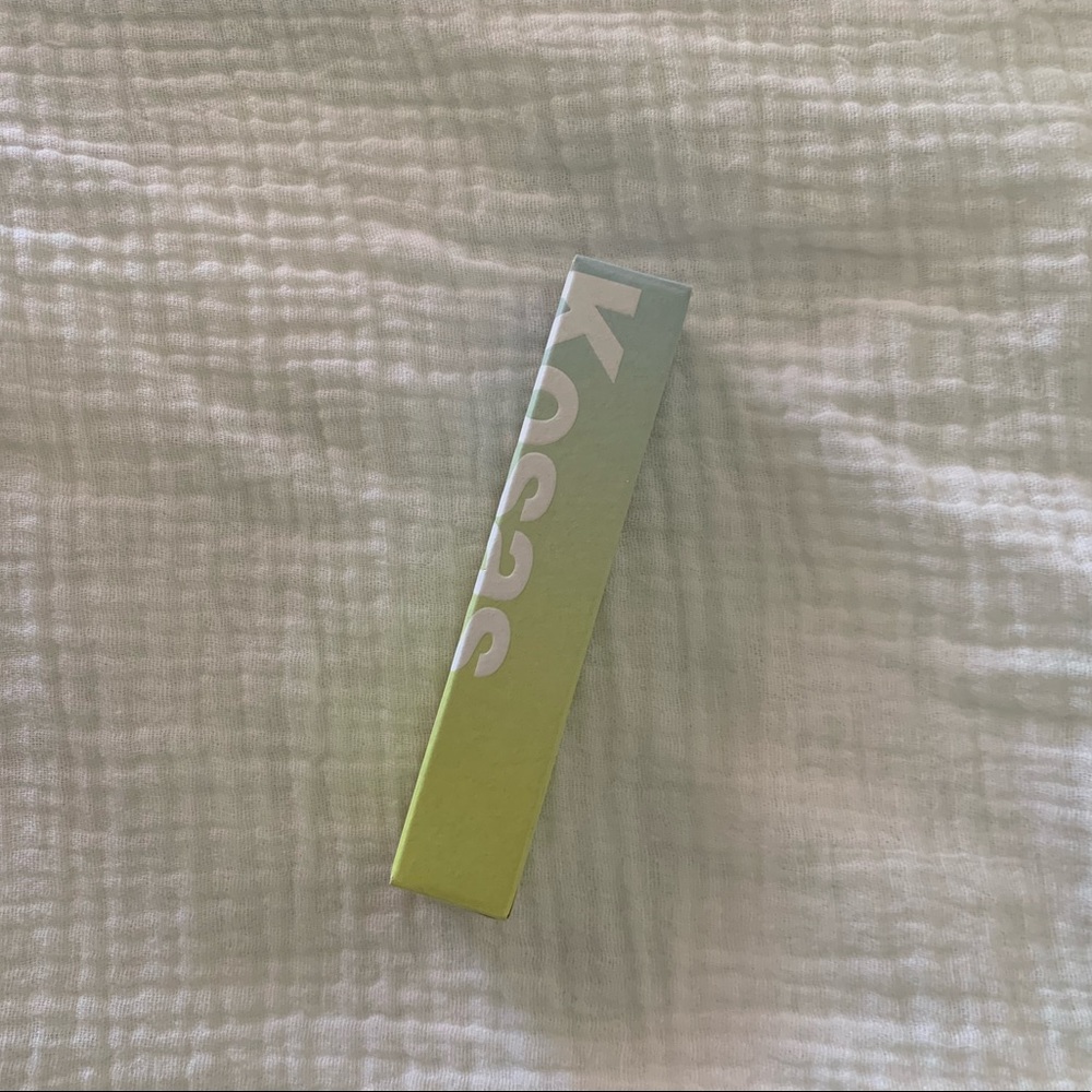 SOLD ❌ Kosas Revealer Super Creamy + Brightening Concealer 2.5C